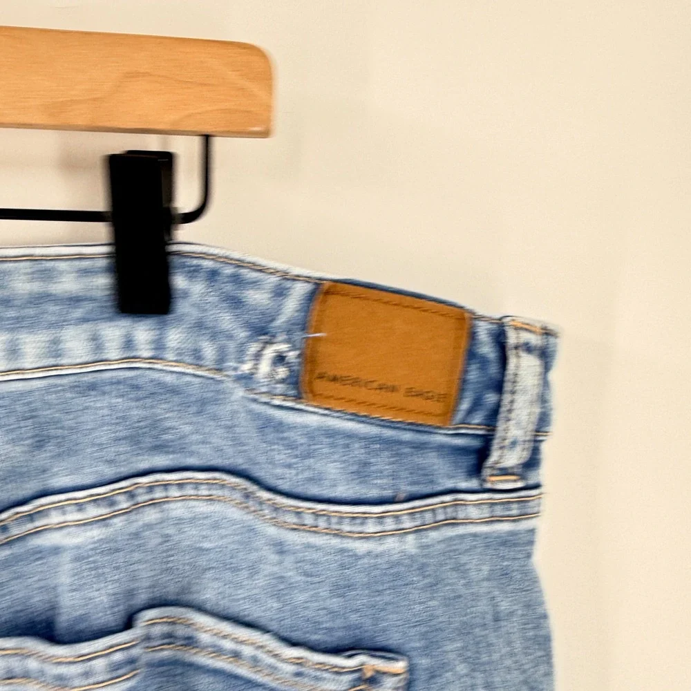 American Eagle Low-Rise Baggy Denim Shorts Blue 18 Y2K Relaxed Stretch
